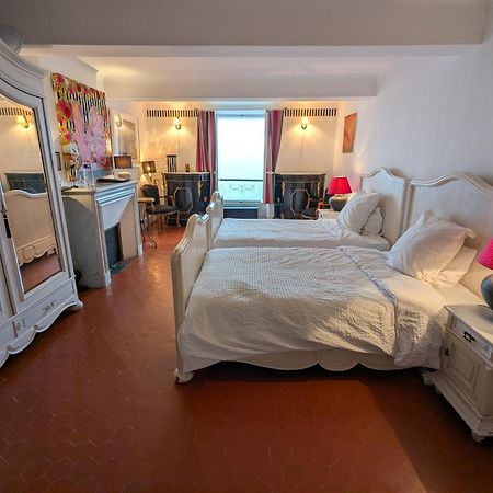 Les Chapeliers Bed and Breakfast Claviers Buitenkant foto