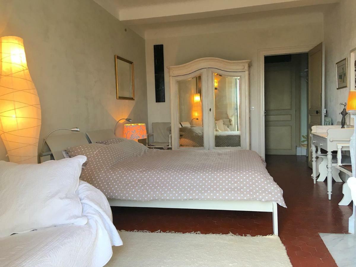 Les Chapeliers Bed and Breakfast Claviers Buitenkant foto