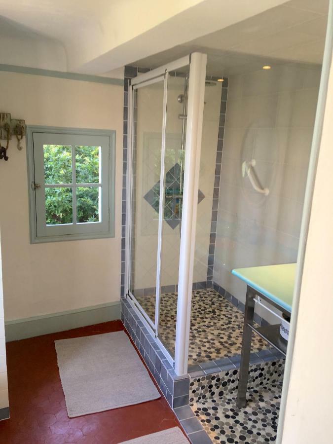 Les Chapeliers Bed and Breakfast Claviers Buitenkant foto